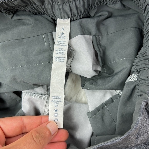 Lululemon Spring Break Away Short II Heathered Texture Printed Greyt Deep Coal - Picture 3 of 6